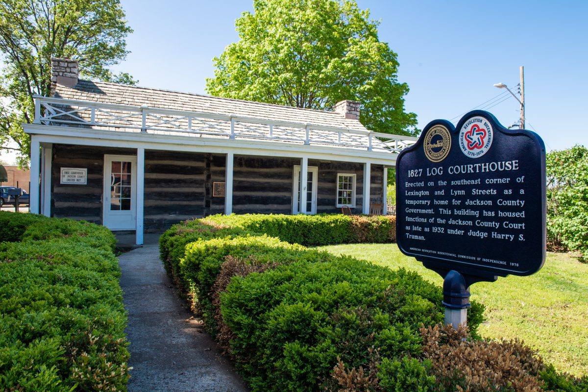 1827 Log Courthouse – Image_1