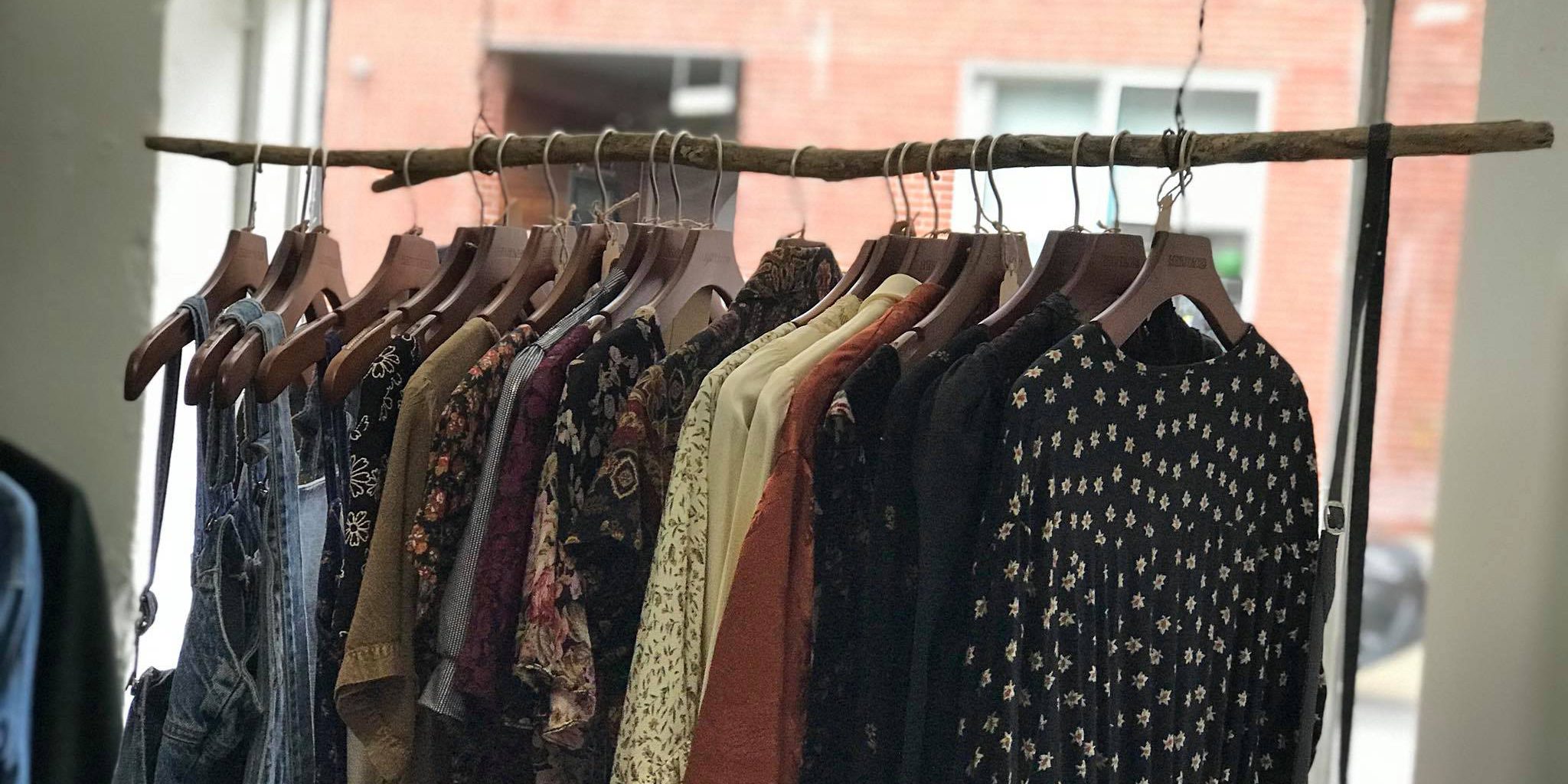 Village Collection USA Vintage Rack