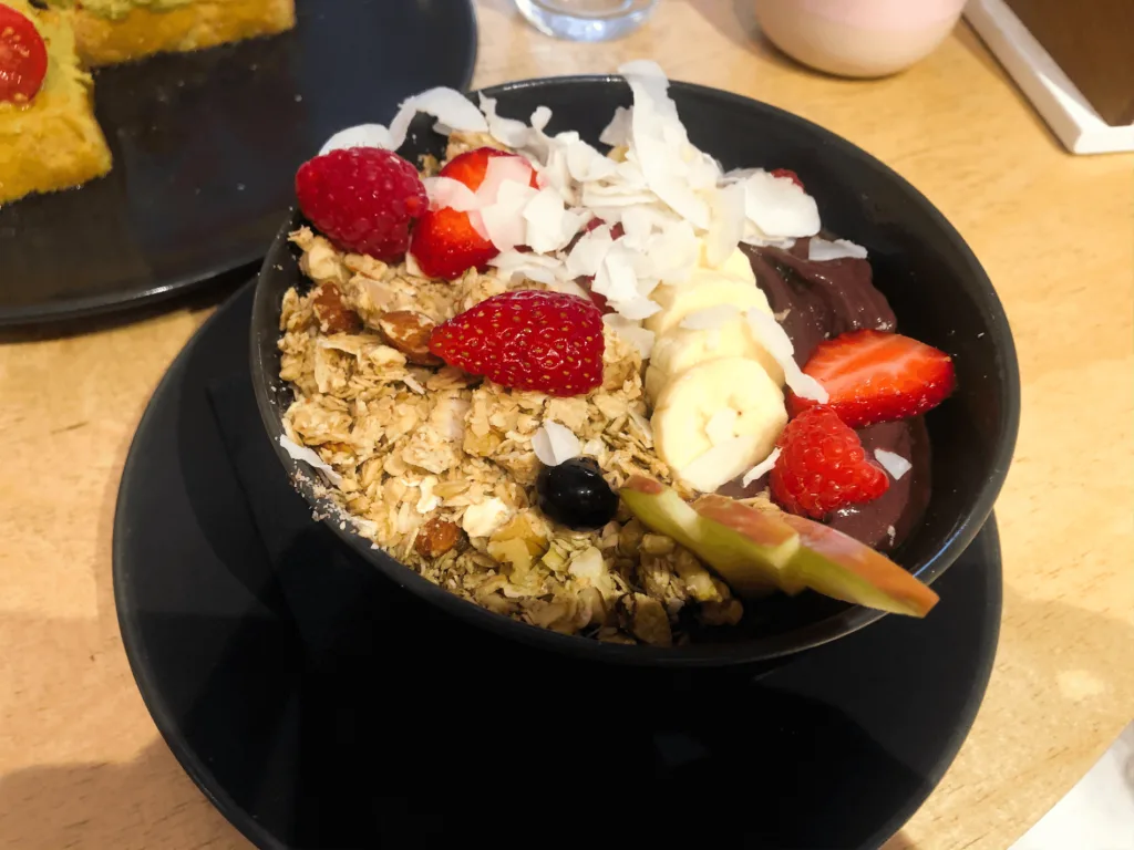 vegan acai smoothie bowl at Melt